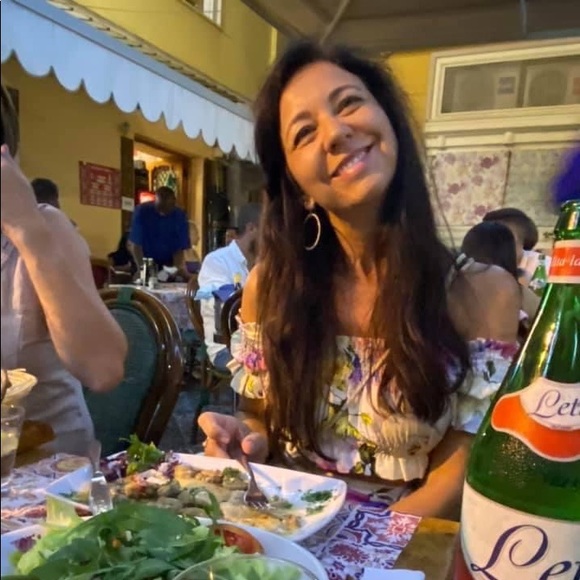 Meet your Posher, Ingrid - Picture 3 of 3